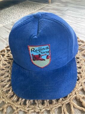 🔥vintage international farming cap 🔥. Regina Saskatchewan. Blue corduroy